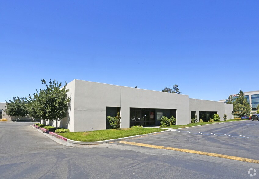 More Photos Of 3350 Scott Blvd, Santa Clara Research And Development For Lease