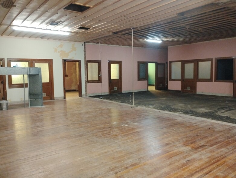 More Photos Of 906 Elm St, Coffeyville Religious Facility For Sale