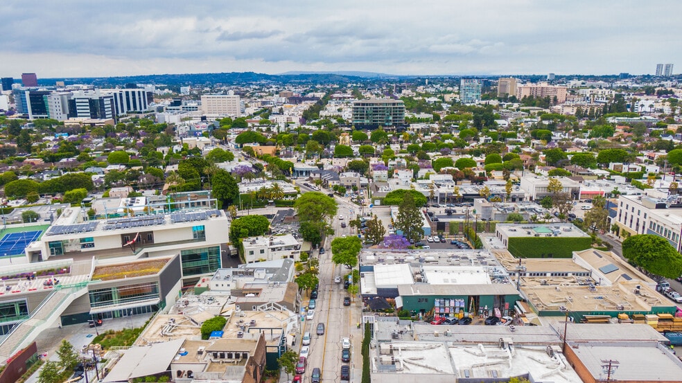 More Photos Of 616 N Robertson Blvd, West Hollywood Storefront Retail Office For Sale