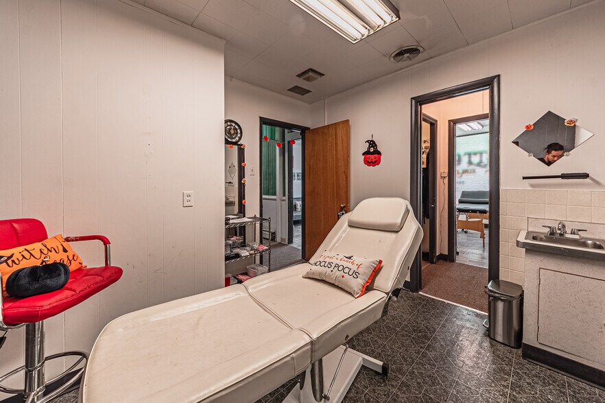 More Photos Of 134 W 7th St, Walsenburg Office Residential For Sale