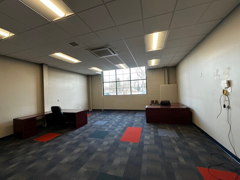 More Photos Of 3155 Bermuda St, Ferndale Manufacturing For Lease
