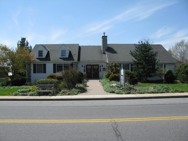 Primary Photo Of 3212 Kutztown Rd, Laureldale Medical For Lease