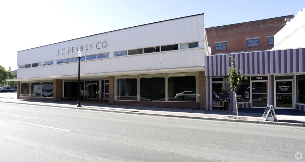 More Photos Of 212 E 2nd St, The Dalles Storefront For Sale