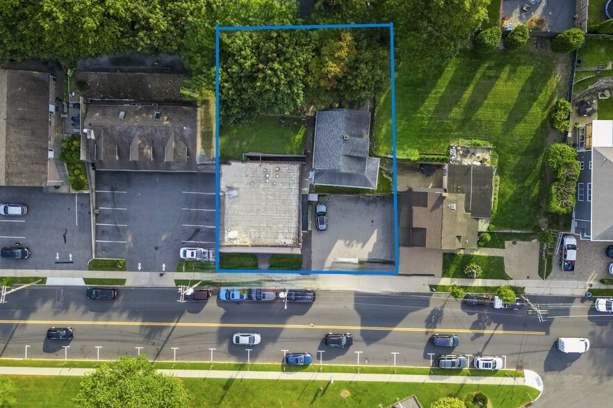 More Photos Of 96-98 Brook St, Scarsdale General Retail For Sale