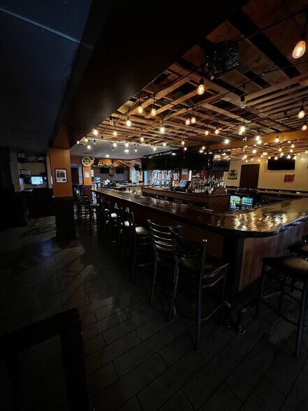 More Photos Of 910 Union Ave, Union Beach Restaurant For Sale