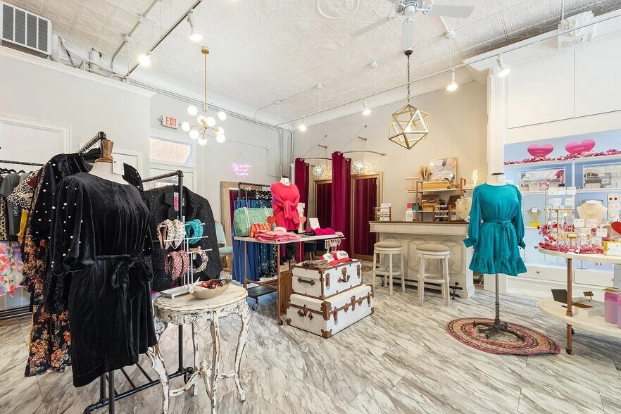 More Photos Of 506 Flynn St, Alva Storefront Retail Residential For Sale