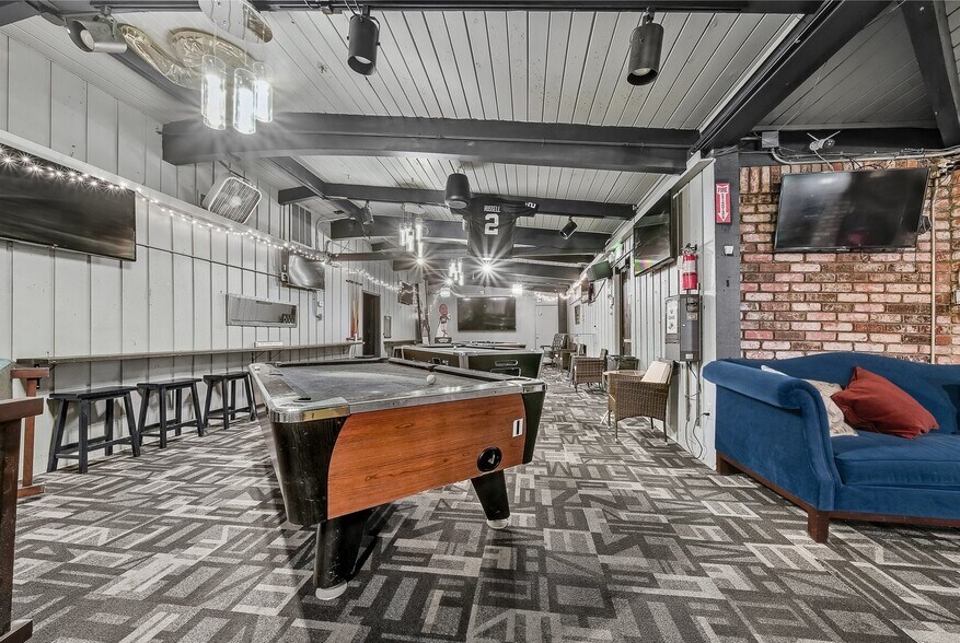 More Photos Of 15028 Hesperian Blvd, San Leandro Freestanding For Sale