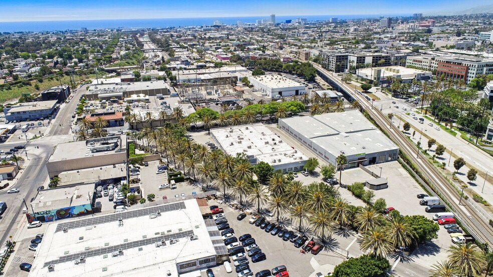 More Photos Of 1723 Cloverfield Blvd, Santa Monica Warehouse For Lease