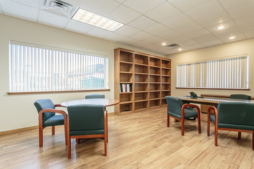 More Photos Of 300 Buell Rd, Rochester Loft Creative Space For Sale