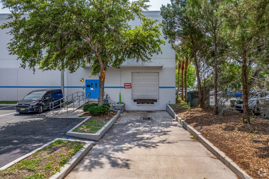 More Photos Of 2511 Corporate Way, Palmetto Light Distribution For Lease