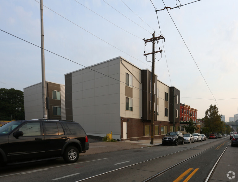 Primary Photo Of 4619 Woodland Ave, Philadelphia Apartments For Lease