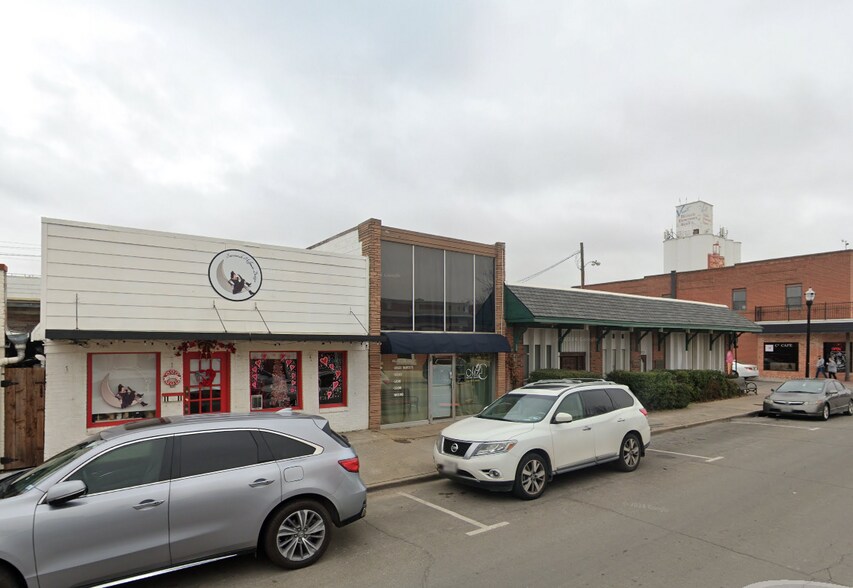 More Photos Of 1017 S Broadway St, Carrollton Storefront For Sale