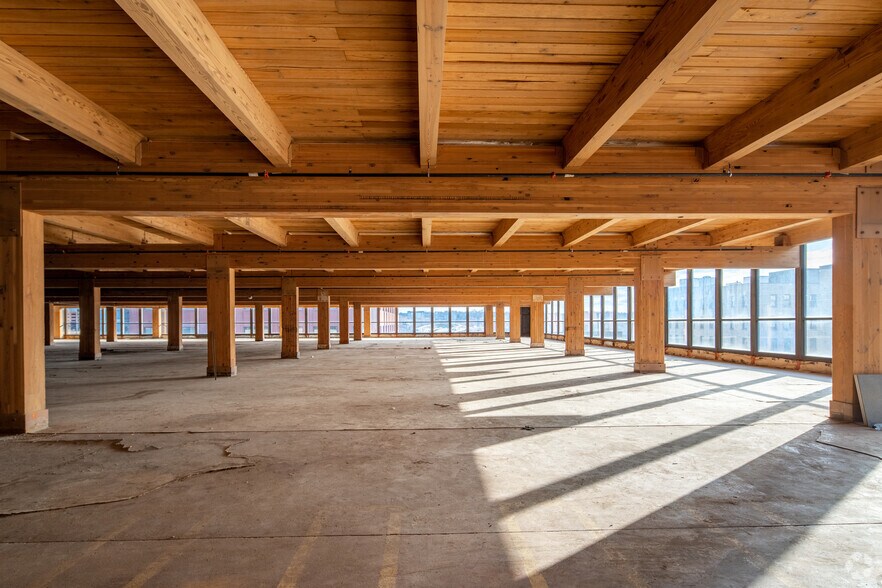 More Photos Of 245-255 6th St E, Saint Paul Parking Garage For Lease