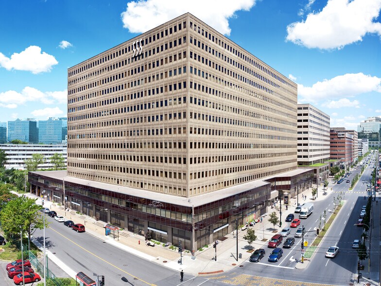 More Photos Of 555 Rue Chabanel O, Montréal Office For Sale
