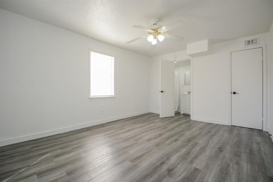 More Photos Of 22316 E Martin Dr, Porter Industrial For Sale