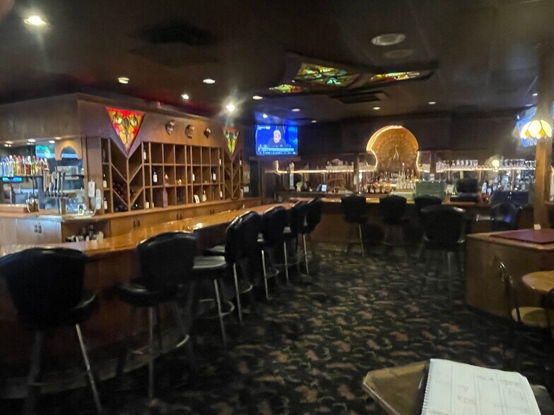 More Photos Of 1001 30th Ave S, Moorhead Restaurant For Sale