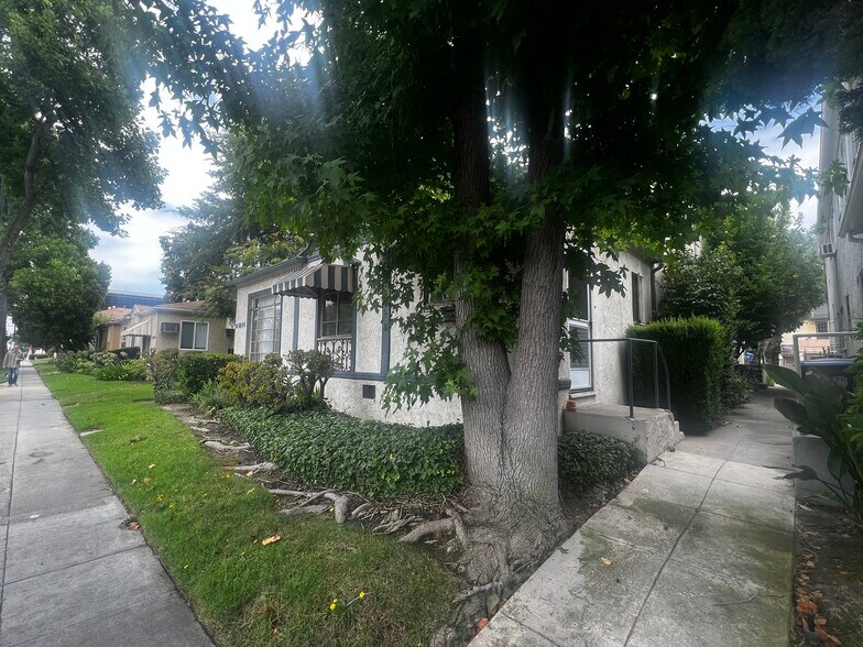 More Photos Of 136 N Pass Ave, Burbank Apartments For Sale