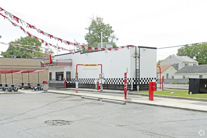 More Photos Of 23815 Van Dyke Ave, Center Line Fast Food For Sale
