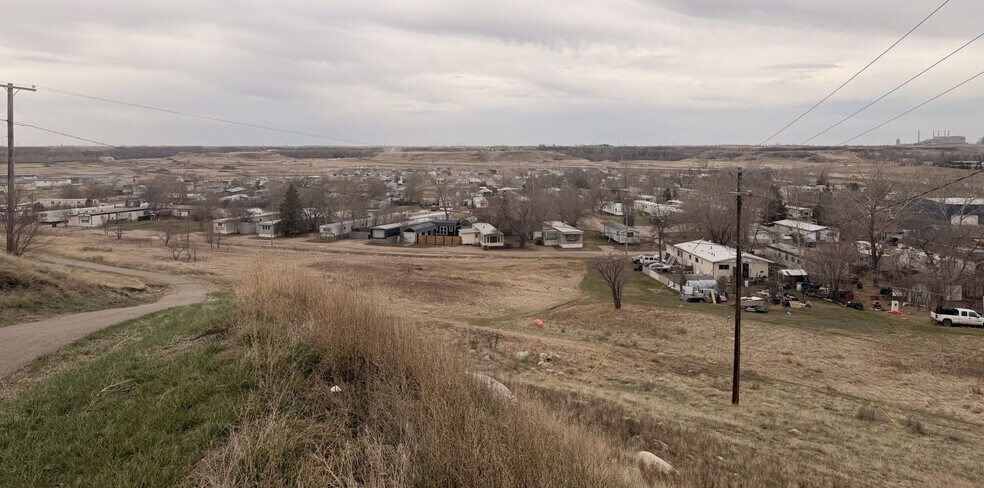 More Photos Of 65 Ambassador Trailer Crt, Estevan Manufactured Housing Mobile Home Park For Sale