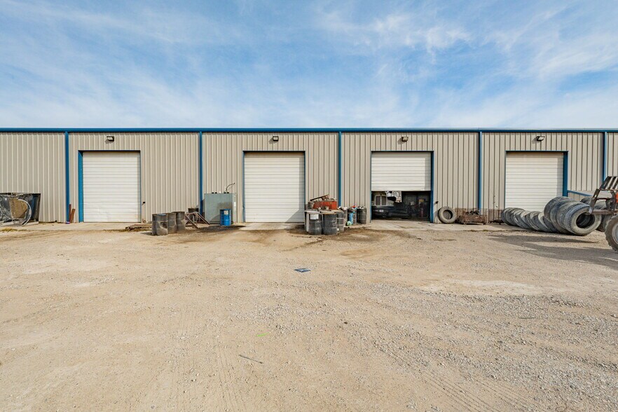 More Photos Of 4610 E Highway 199, Springtown General Retail For Sale