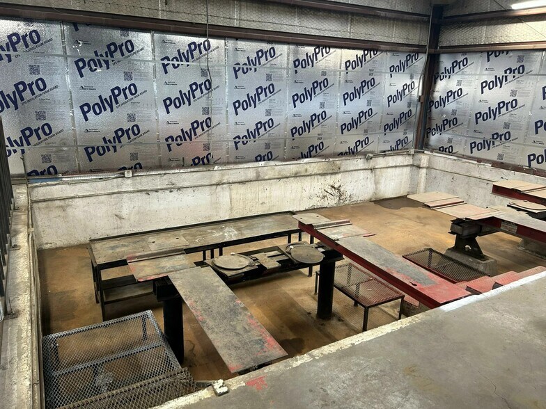 More Photos Of 2008 S Wilson St, Amarillo Auto Repair For Lease