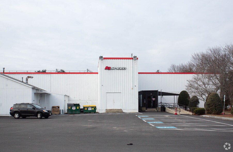 More Photos Of 40 Fordham Rd, Wilmington Warehouse For Lease