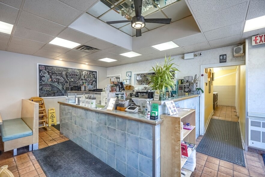 More Photos Of 369 Keele St, Toronto Restaurant For Lease