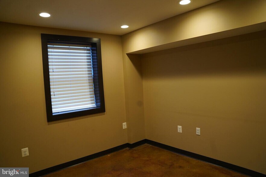 More Photos Of 7595 Martinsburg Pike, Shepherdstown Office For Sale