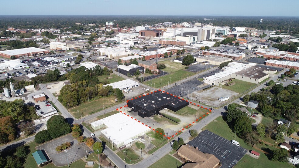 More Photos Of 501 S Centennial St, High Point Showroom For Sale