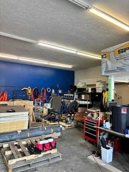 More Photos Of 13315 B St, Omaha Warehouse For Lease