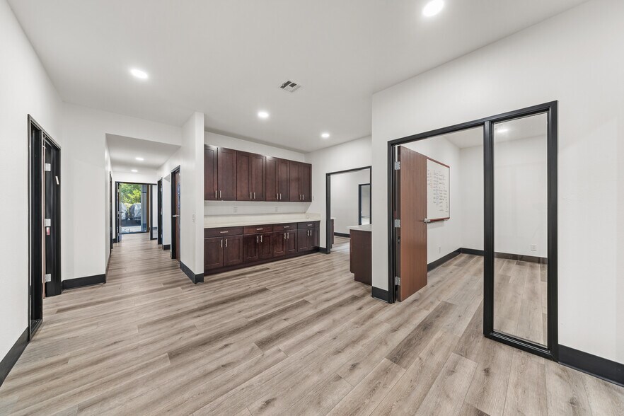 More Photos Of 23282 Peralta Dr, Laguna Hills Warehouse For Sale