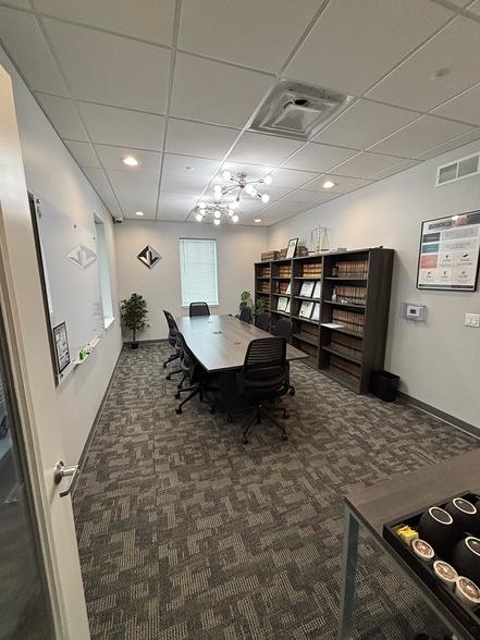 More Photos Of 1750 Leonard St NE, Grand Rapids Office For Sale