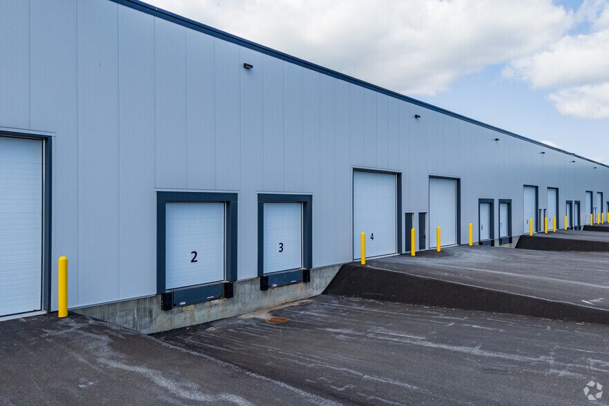 More Photos Of 188 Rue Armand-Majeau S, St-Roch-de-L'achigan Service For Sale