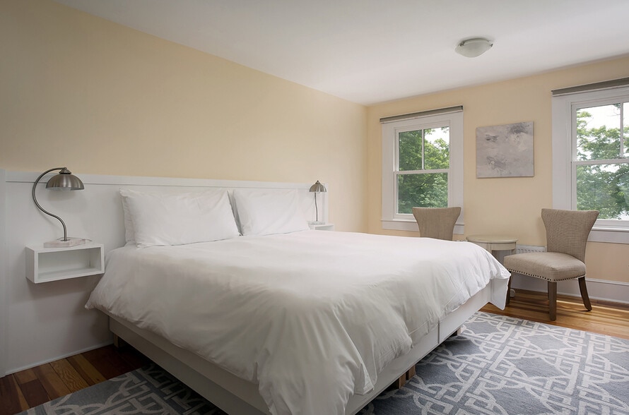 More Photos Of 615 Laurel St, Lee Hospitality For Sale