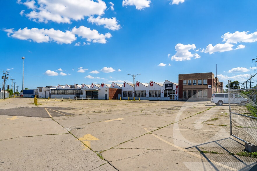 Primary Photo Of 3901 Christopher St, Hamtramck Manufacturing For Lease