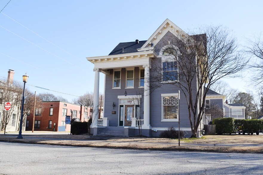 More Photos Of 601 Rock St, Little Rock Office For Lease