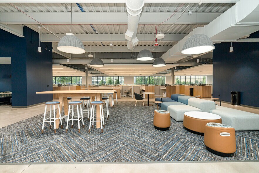 More Photos Of 7910 Microsoft Way, Charlotte Office For Sale