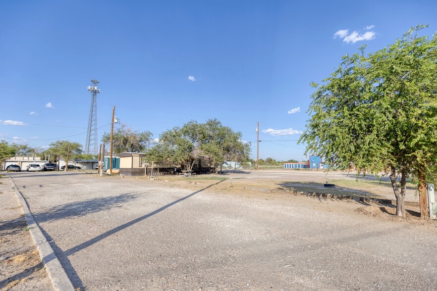 More Photos Of 611 W Main St, Fabens Apartments For Sale