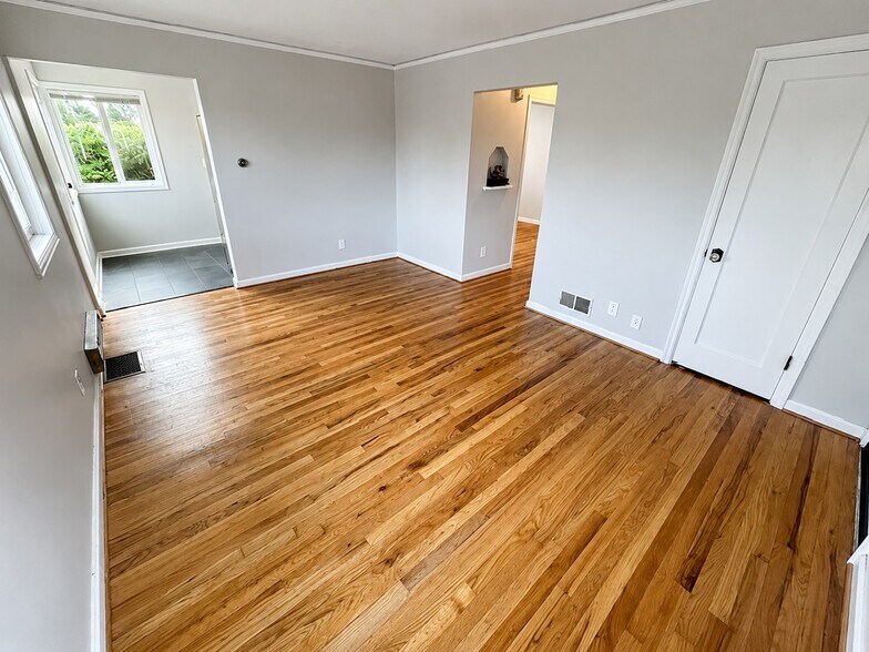 More Photos Of 7222 E Burnside St, Portland Apartments For Sale