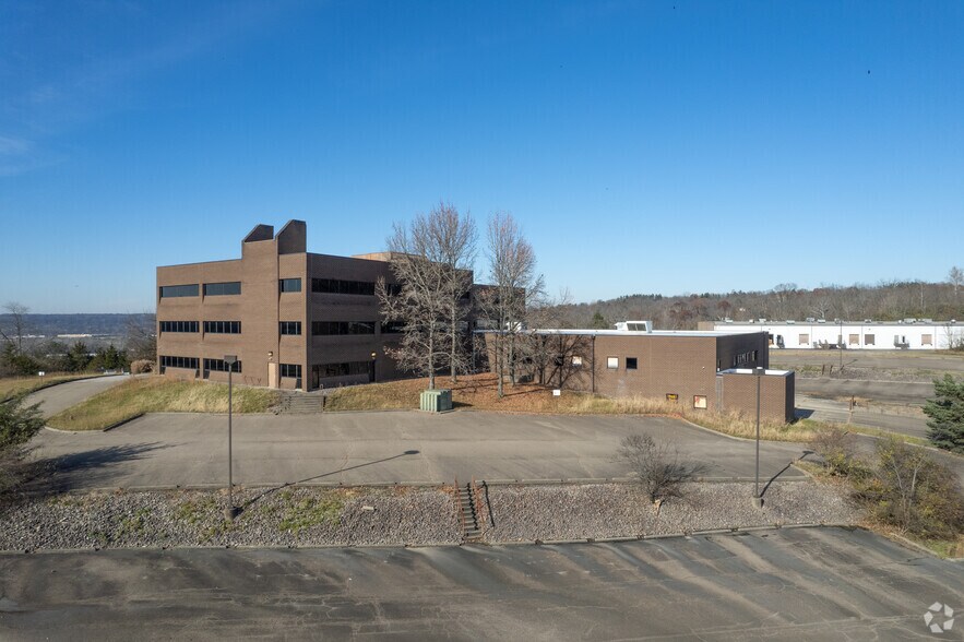 More Photos Of 2000 Salk Dr, Milford Office For Sale