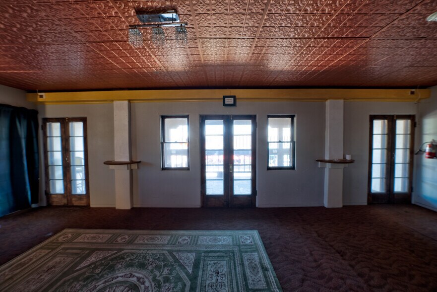 More Photos Of 369 N Palm Canyon Dr, Palm Springs Restaurant For Lease