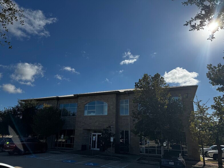 More Photos Of 5920 W William Cannon Dr, Austin Unknown For Lease