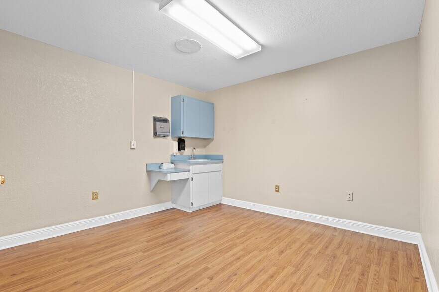 More Photos Of 1200 S Pinellas Ave, Tarpon Springs Medical For Lease