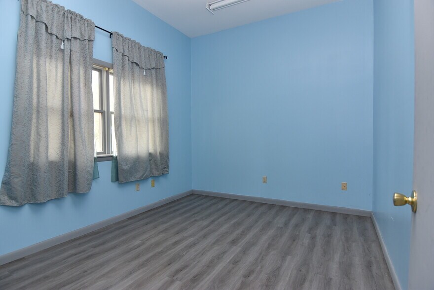 More Photos Of 30620 & 30627 Coastal Hwy, Lewes Light Distribution For Lease