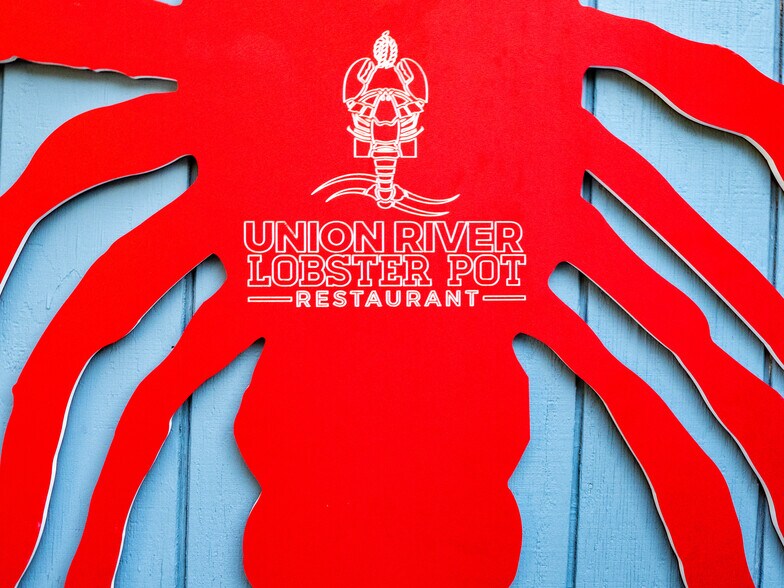 More Photos Of 8 South St, Ellsworth General Retail For Sale