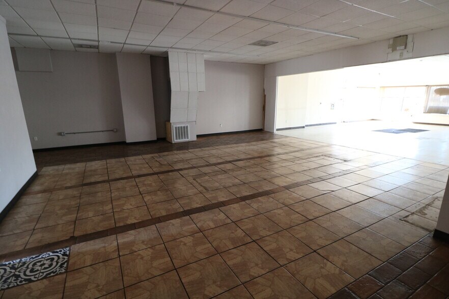 More Photos Of 2418 US Highway 19, Holiday General Retail For Lease