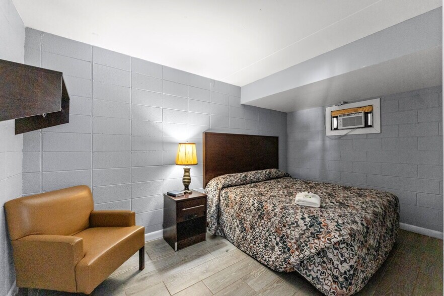 More Photos Of 1900 S Ocean Blvd, Myrtle Beach Hotel For Lease