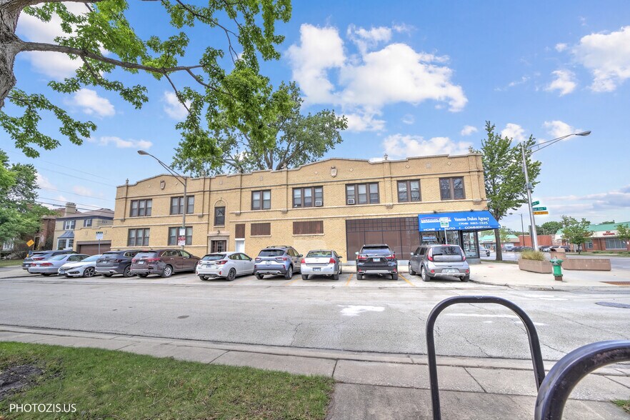 More Photos Of 6533 W North Ave, Oak Park Storefront Retail Office For Sale