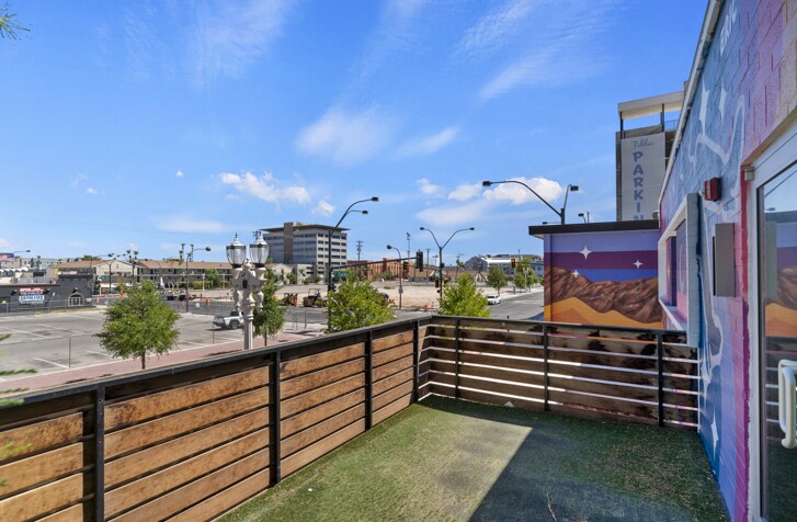 More Photos Of 124 S 6th St, Las Vegas Storefront Retail Office For Lease