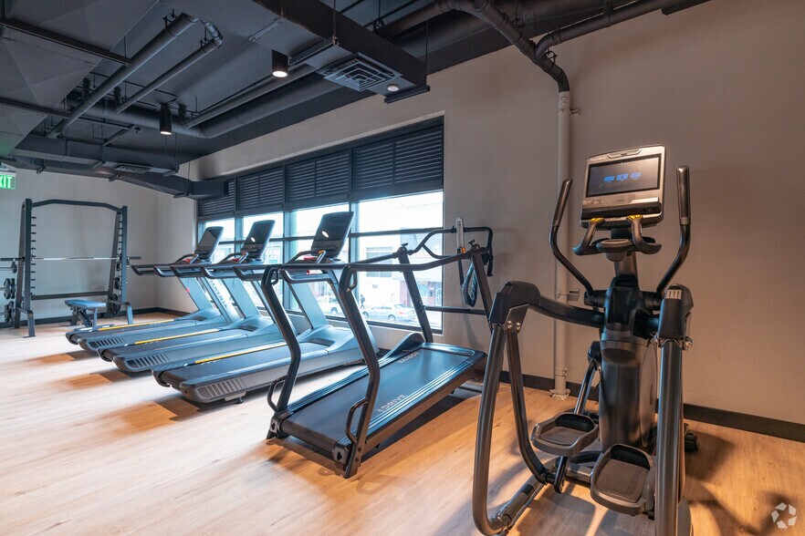 More Photos Of 1100 Webster St, Oakland Apartments For Lease